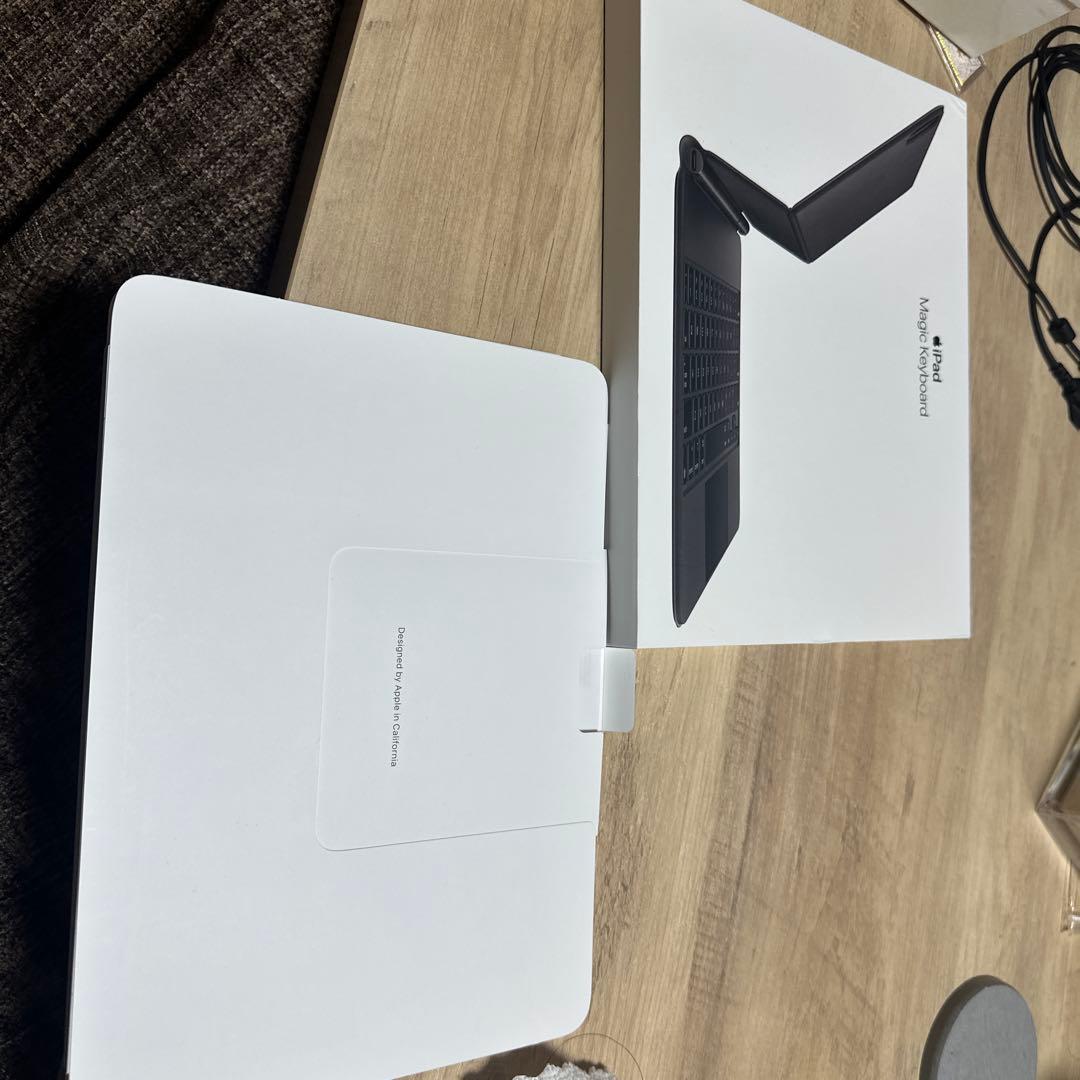 Apple 11インチ　iPad pro用 magickeyboard ブラック