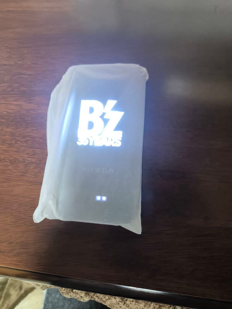 B'z × WOWOW 35th モバイルバッテリー 300個限定 当選品