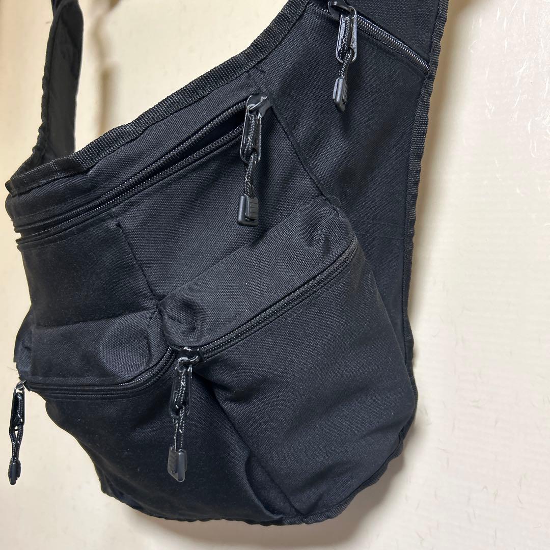 「即購入OK❗️」レアGAP 黒 ショルダーバッグ 男女兼用 5ポケット 軽量