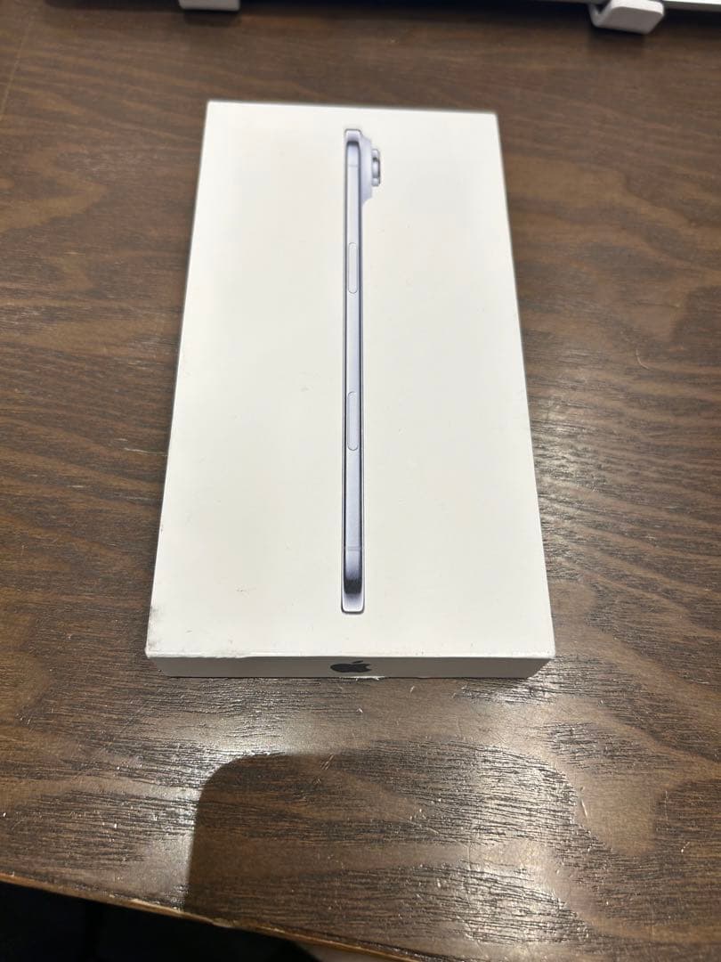 iPhone 本体 未使用 充電ケーブル付き