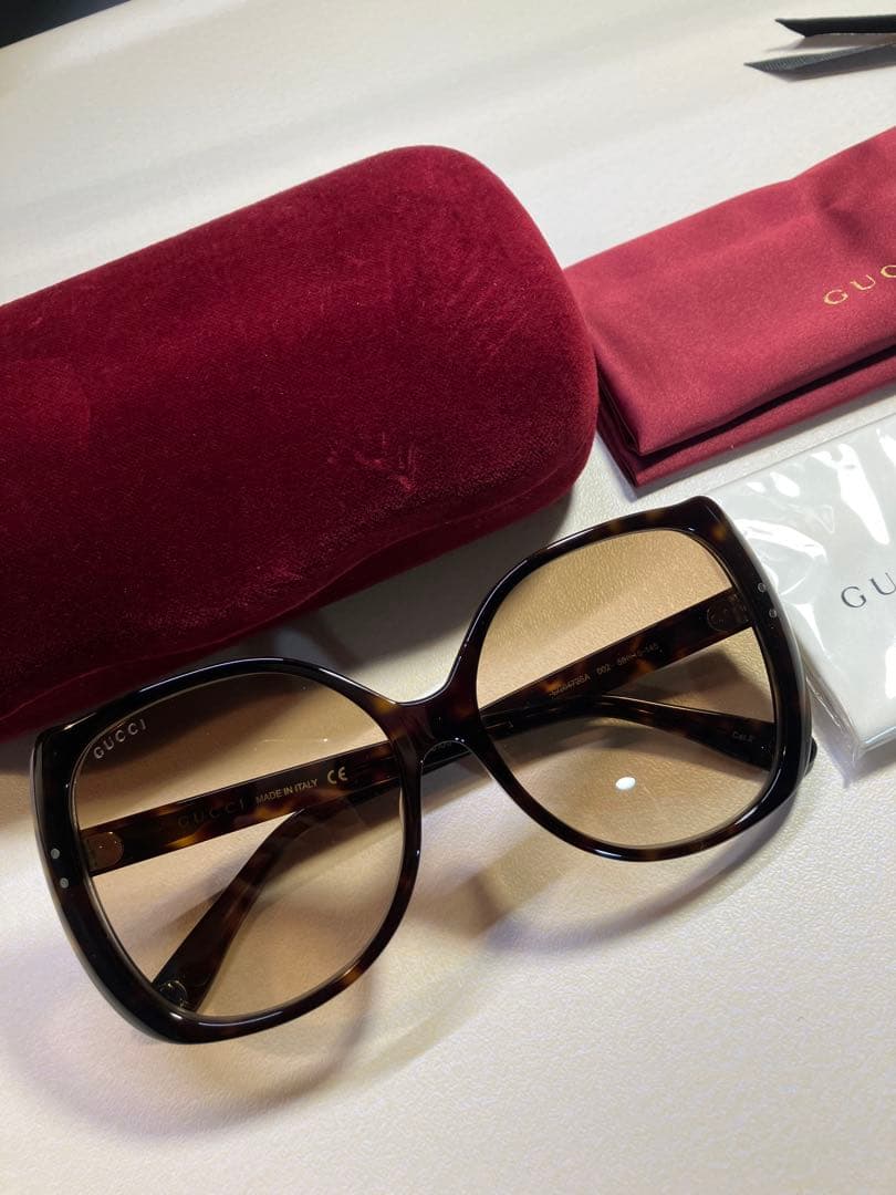 GUCCI グッチ GG0472SA ロゴ サングラス 未使用に近い✨