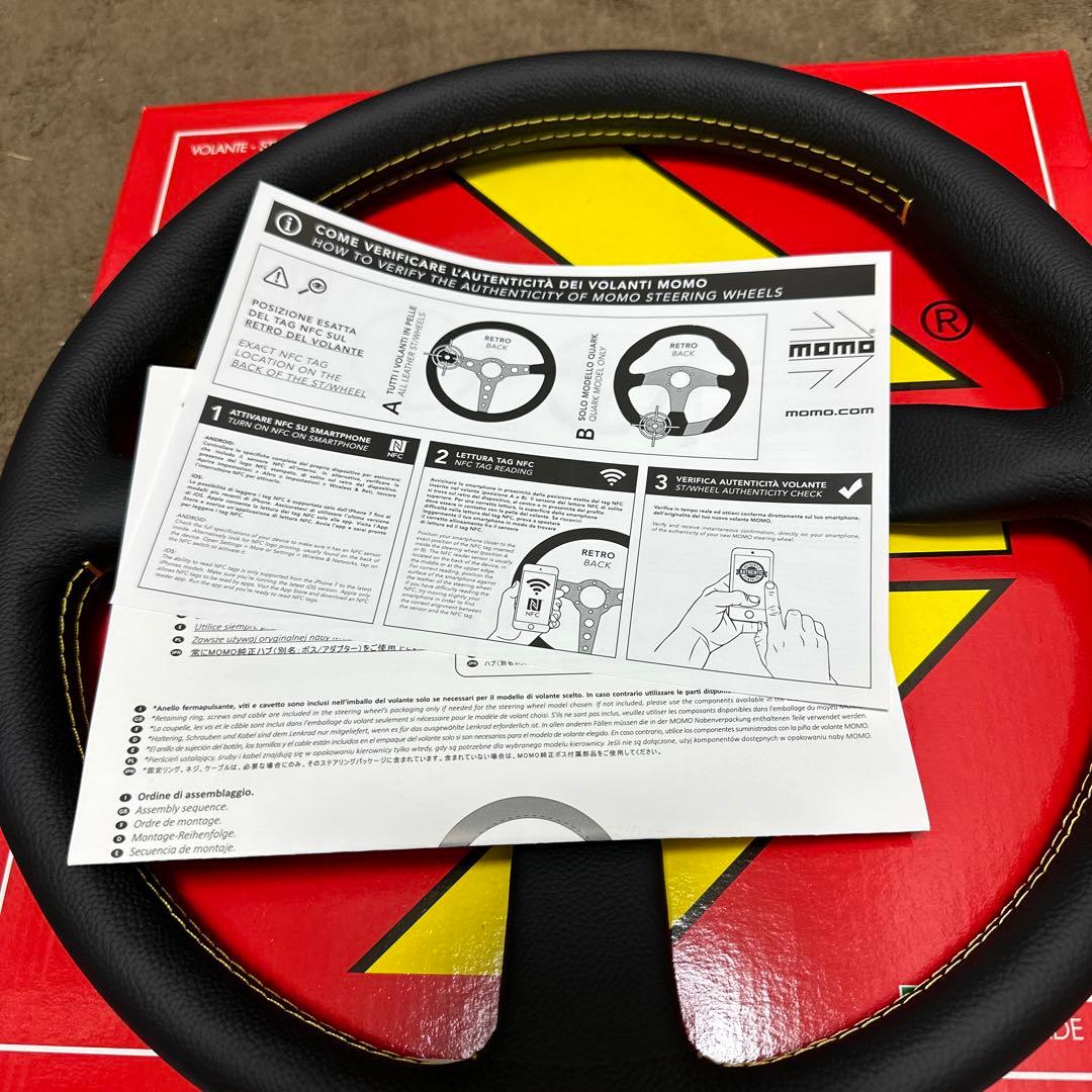 正規品　momo ヴェローチェ　V-1 ステアリング35cm 新品未使用！