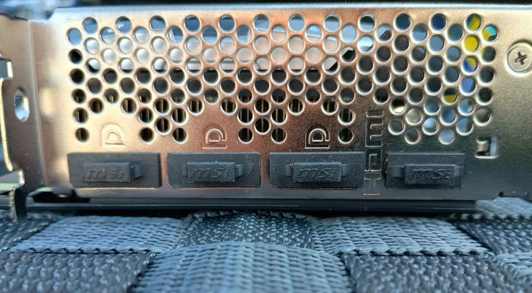 グラフィックボード・グラボ・ビデオカード MSI RTX4070 VENTUS 2X