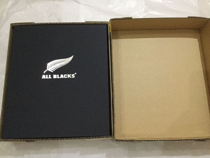 オールブラックス2016代表31選手+コーチ直筆サインジャージ スペシャルBOX