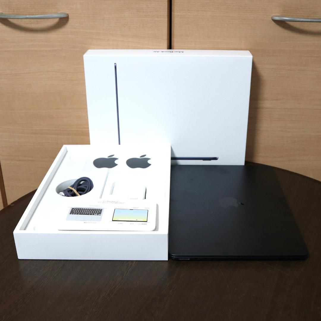 ★M2 MacBook Air 13.6 （M2 8コア/8GB/256GB）★