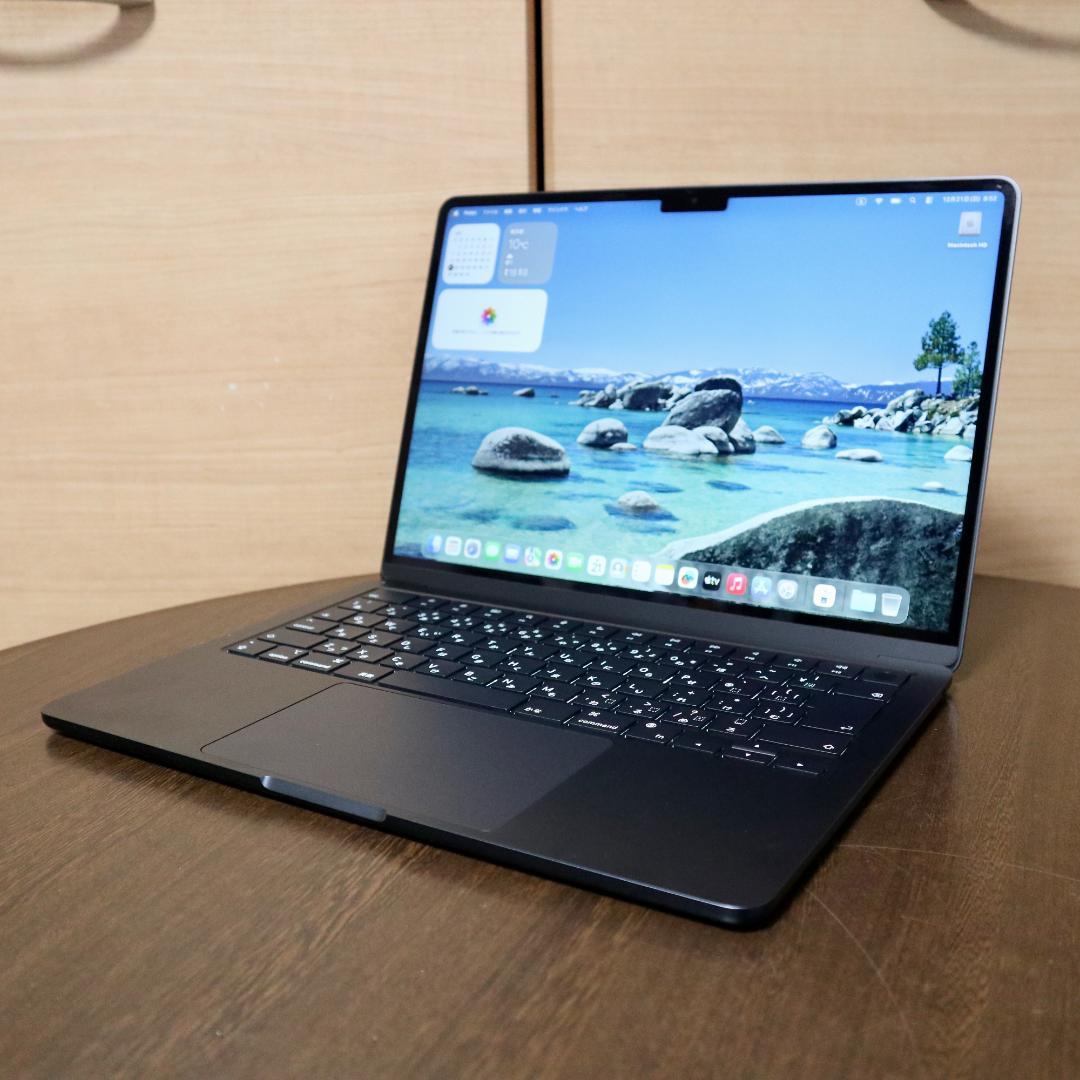 ★M2 MacBook Air 13.6 （M2 8コア/8GB/256GB）★