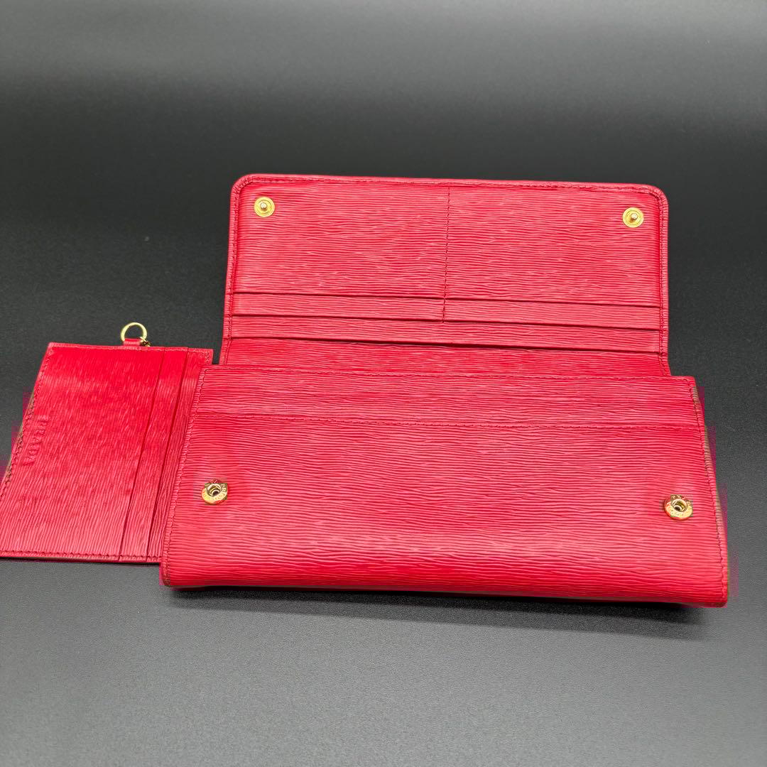 プラダ　正規品　長財布　美品　ウォレット
