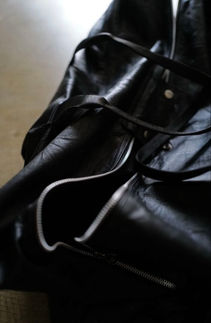 anytee レザー製黒ボストンバッグ Vintage Leather Bag