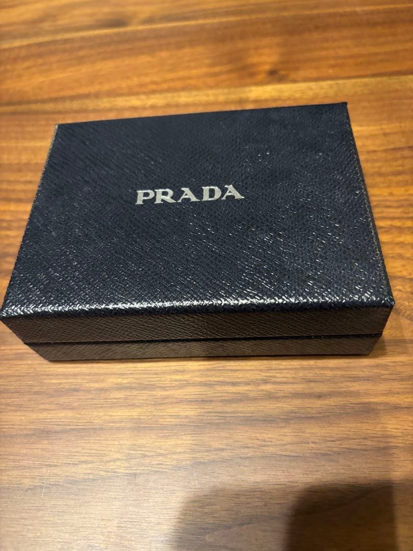 PRADA 名刺入れ　カードケース