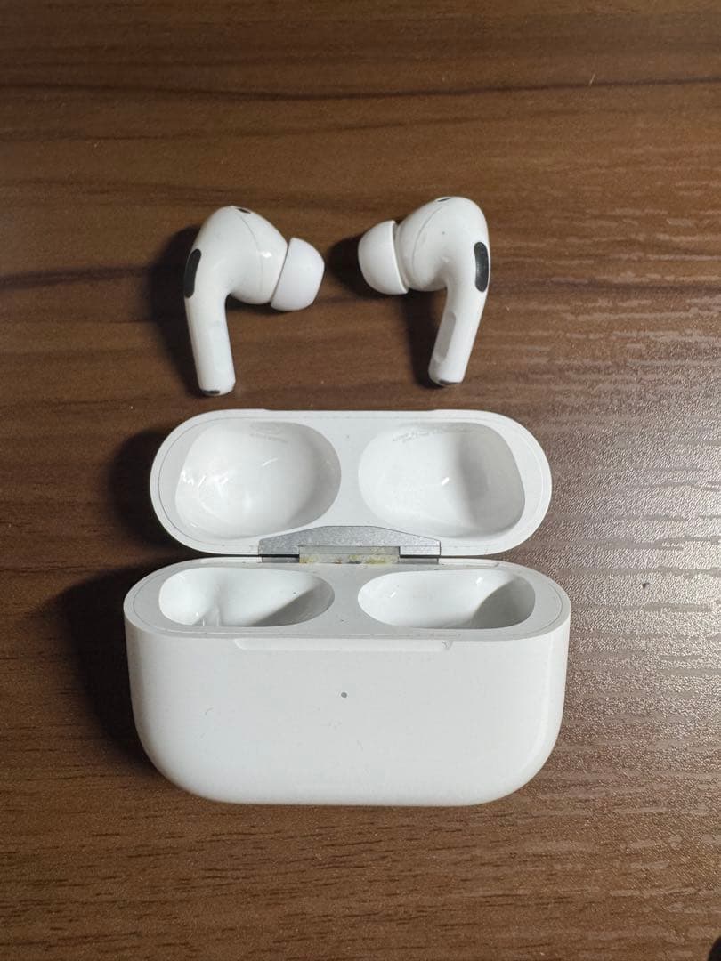 M*z様 正規品　AirPods pro 2 第二世代　おまけ付き