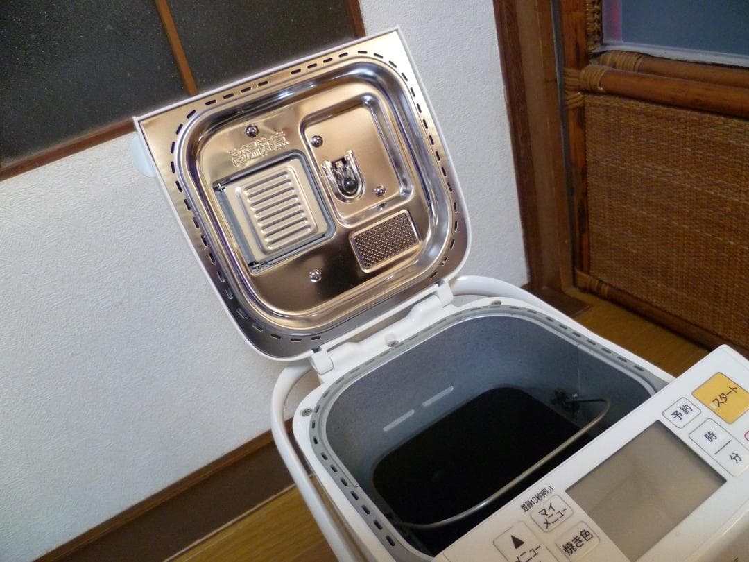 美品　パナソニックPanasonic ホームベーカリー SD-MB1 １斤タイプ