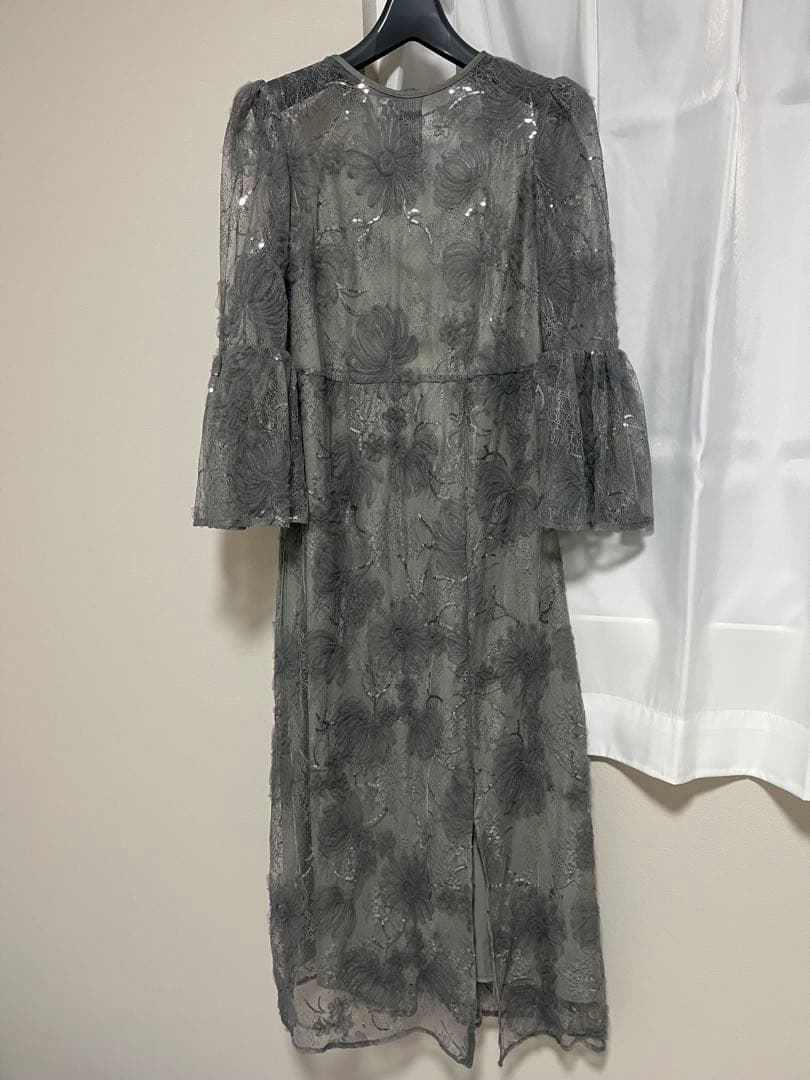 leja スパンコールレーススリーブ ラインロングワンピースドレス