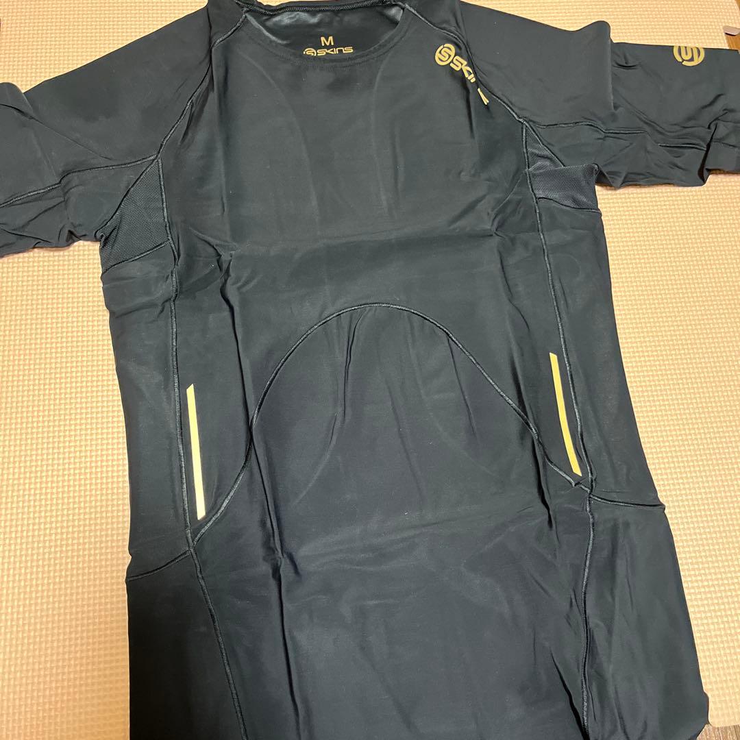 SKINS A400 メンズ アクティブ Mサイズ 半袖