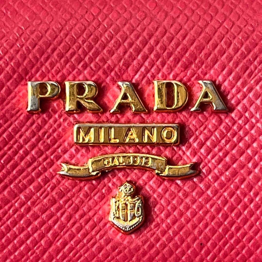 極美品✨プラダ　フィオッコ　2点　サフィアーノ　カードケース付き　ピンク