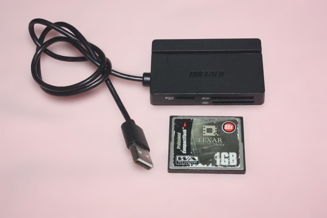 即撮影&取込可★EOS Kiss Digital N ★電池&カード&リーダー付