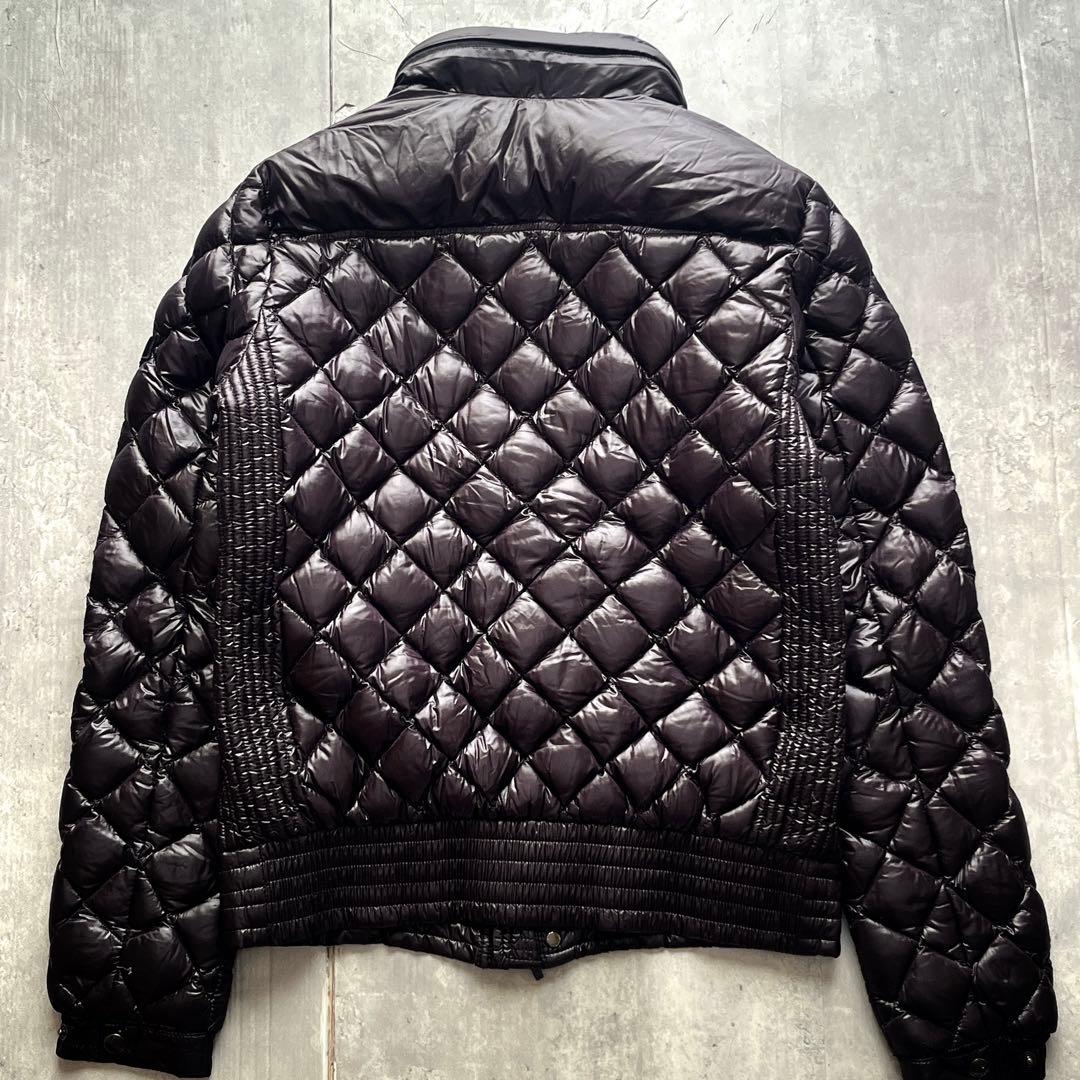 タトラス キルティング クロス 刺繍ロゴ シャイニーダウンジャケット イザール