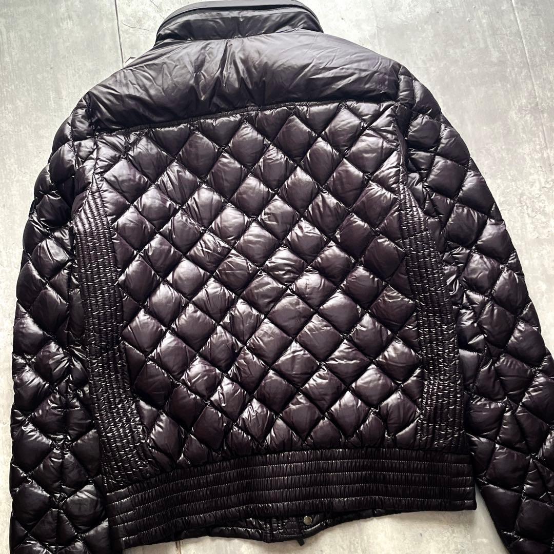 タトラス キルティング クロス 刺繍ロゴ シャイニーダウンジャケット イザール