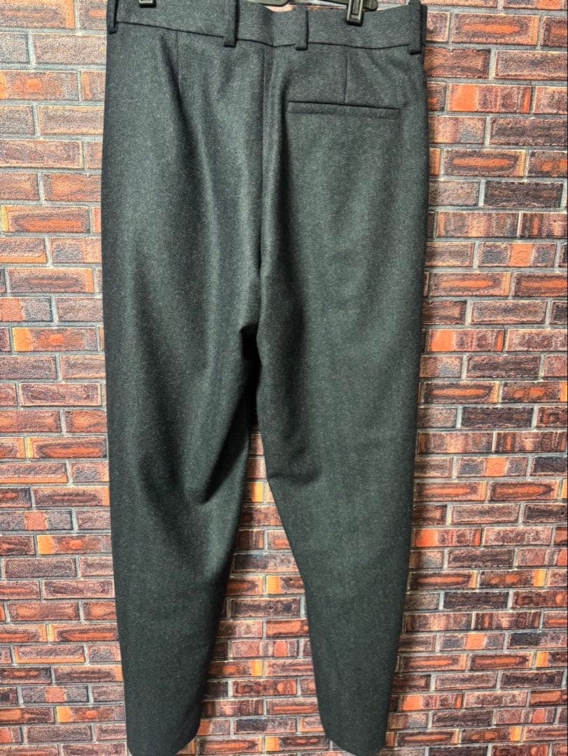 パンツ cos WOOL TAPERED TROUSERS
