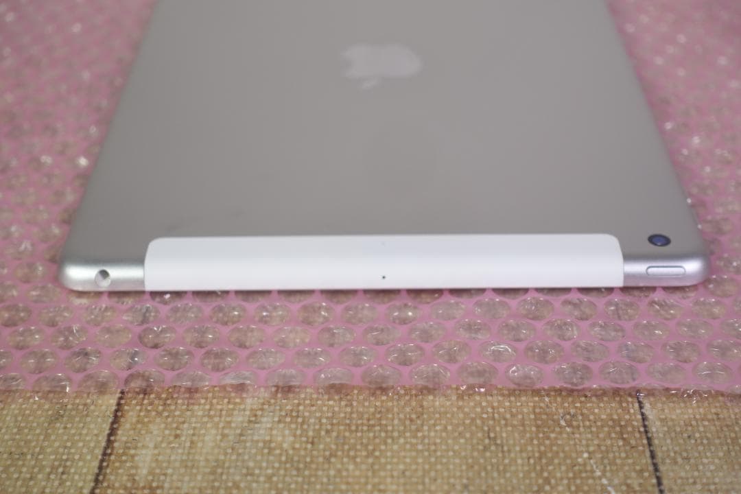 美品 iPad 第8世代 Cellular シルバー 32GB A2429