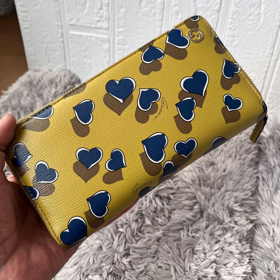 良品✨GUCCI ラウンドファスナー　マルチデザイン　ハートロゴ　長財布　からし
