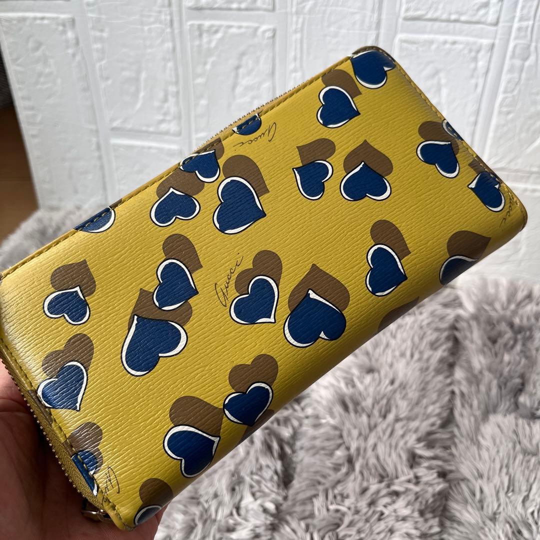 良品✨GUCCI ラウンドファスナー　マルチデザイン　ハートロゴ　長財布　からし