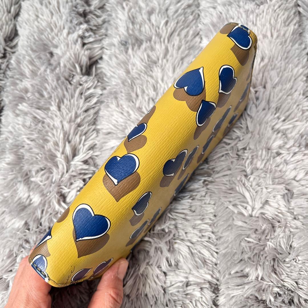 良品✨GUCCI ラウンドファスナー　マルチデザイン　ハートロゴ　長財布　からし