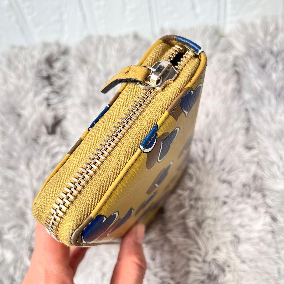 良品✨GUCCI ラウンドファスナー　マルチデザイン　ハートロゴ　長財布　からし
