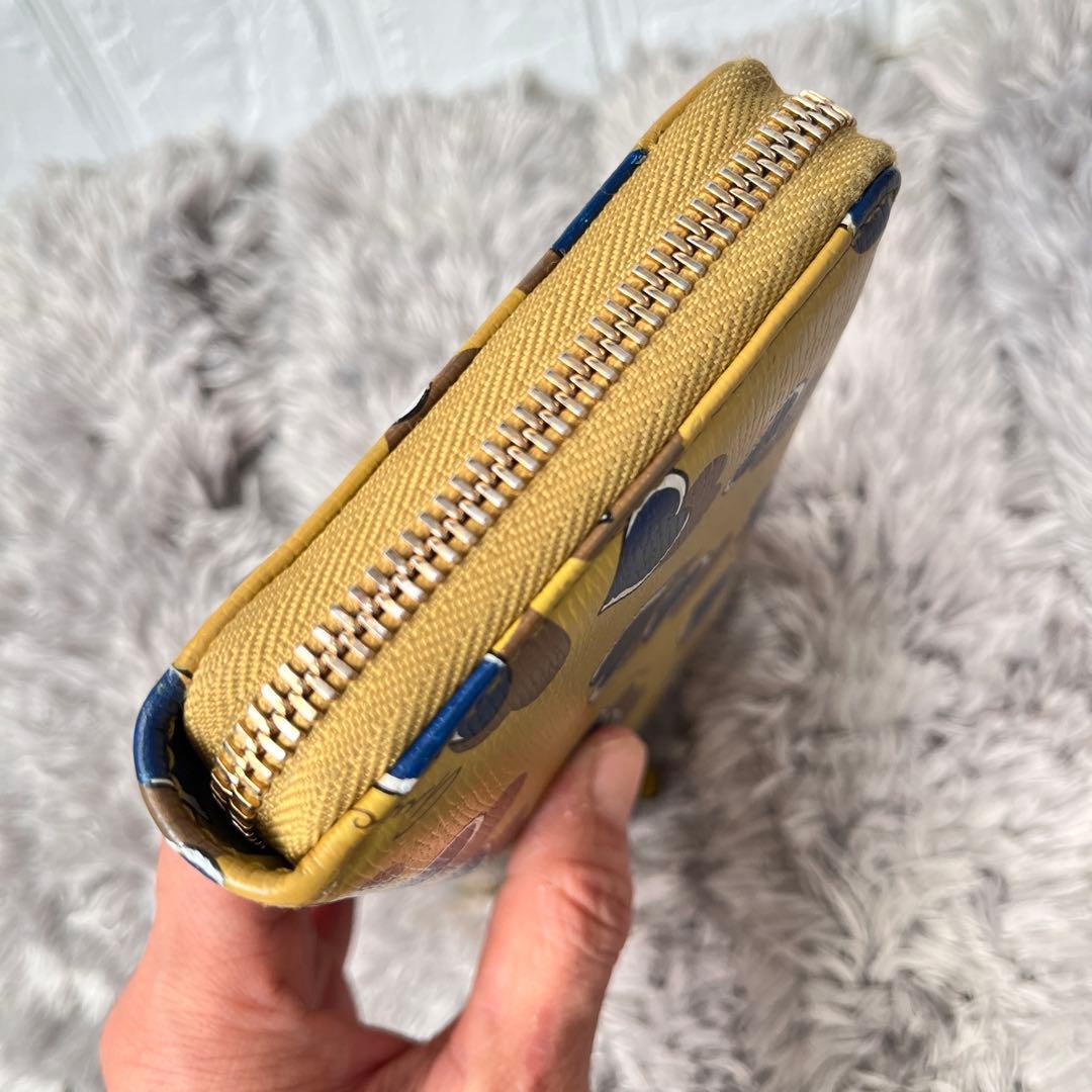 良品✨GUCCI ラウンドファスナー　マルチデザイン　ハートロゴ　長財布　からし