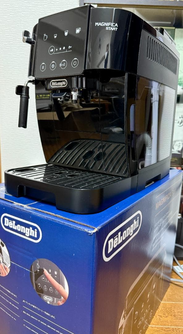 【美品】2024年モデル 日本デロンギ　マグニフィカスタート ECAM22022