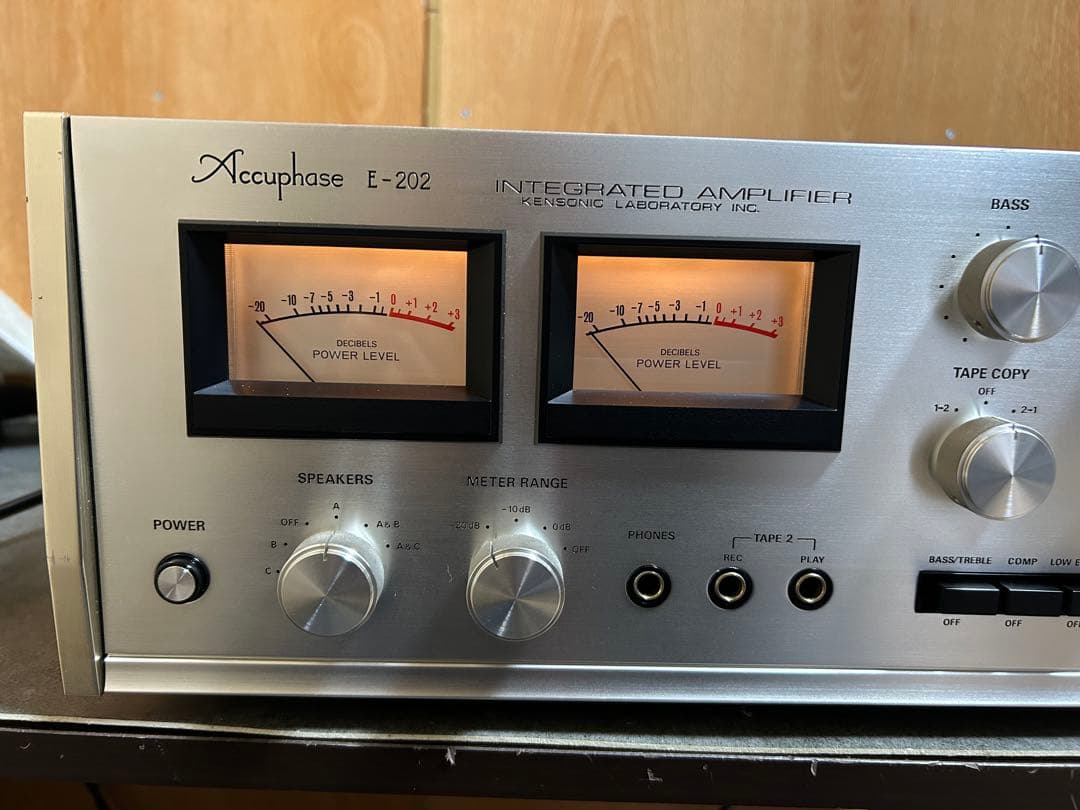 アキュフェーズE-202 プリメイン アンプ