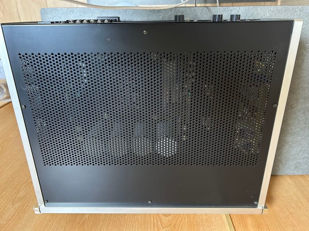 アキュフェーズE-202 プリメイン アンプ