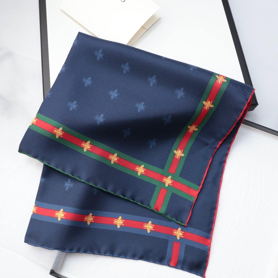 未使用 グッチ GUCCI ネイビー シルク ハンカチ ポケットチーフ