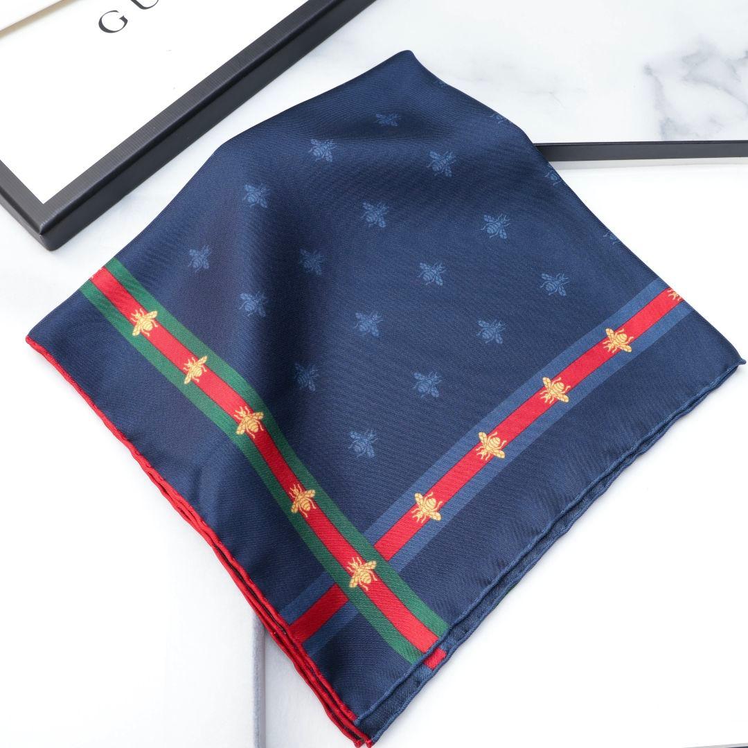 未使用 グッチ GUCCI ネイビー シルク ハンカチ ポケットチーフ