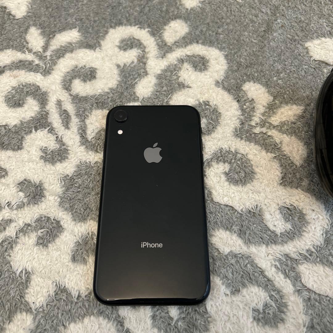 iPhone XR 画面割れ　背面は綺麗　使用出来ます SIMフリー　初期化済み