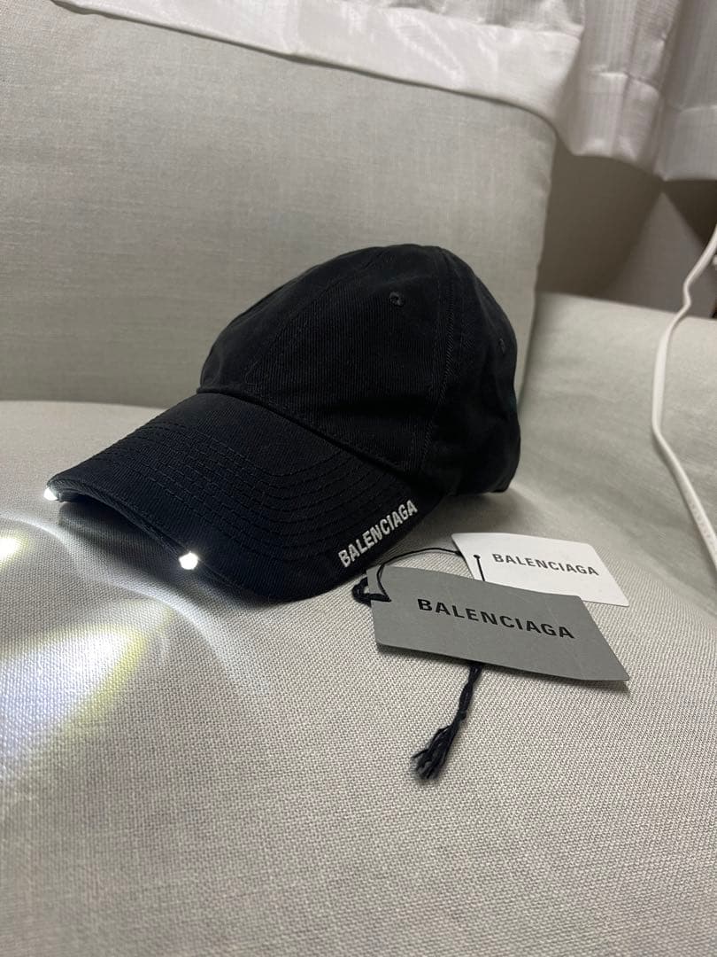 未使用品正規BALENCIAGA LEDライト付きキャップ ベースボールキャップ