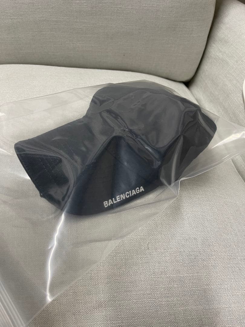 未使用品正規BALENCIAGA LEDライト付きキャップ ベースボールキャップ