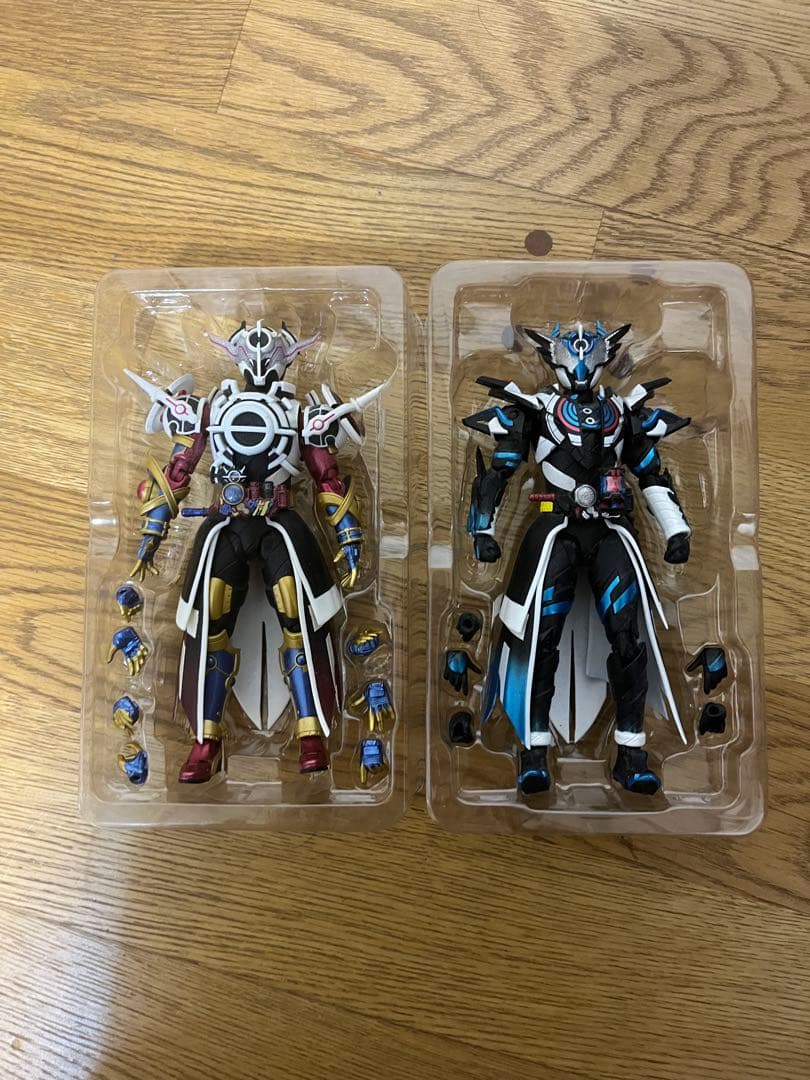 即日発送S.H.フィギュアーツ 仮面ライダーエボル　仮面ライダークローズエボル