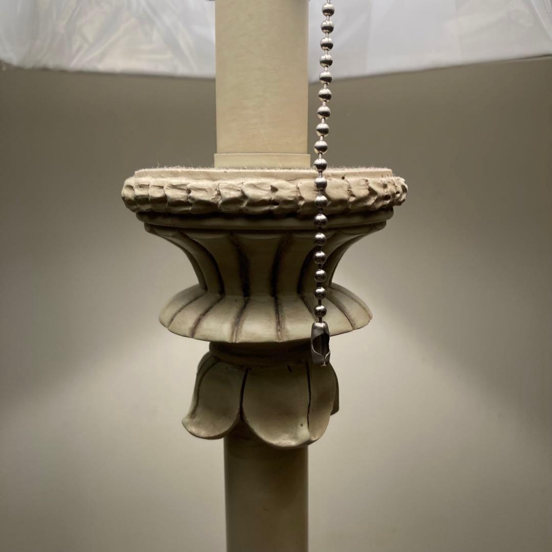 ヨーロピアンアンティークホワイト スタンドテーブルライト シェードランプ電球付き