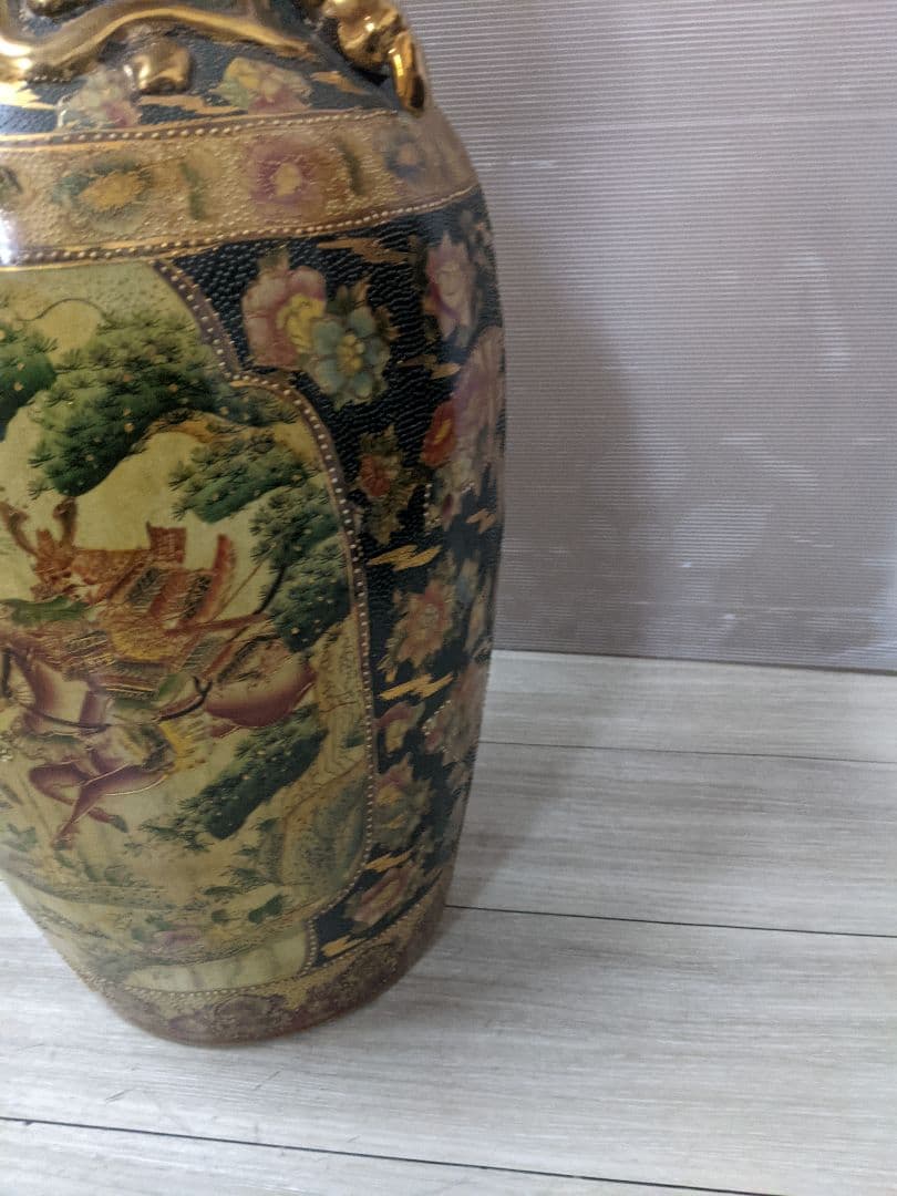 中国美術　色絵　大花瓶　飾り壺　金彩　アンティーク