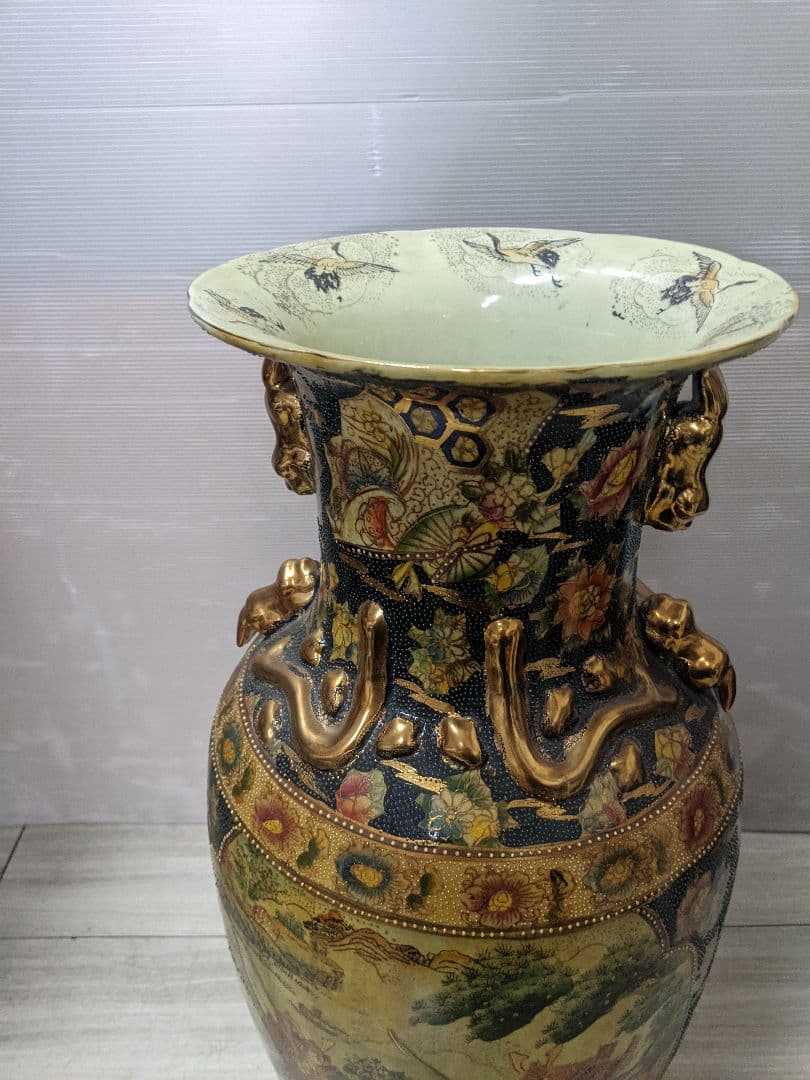 中国美術　色絵　大花瓶　飾り壺　金彩　アンティーク