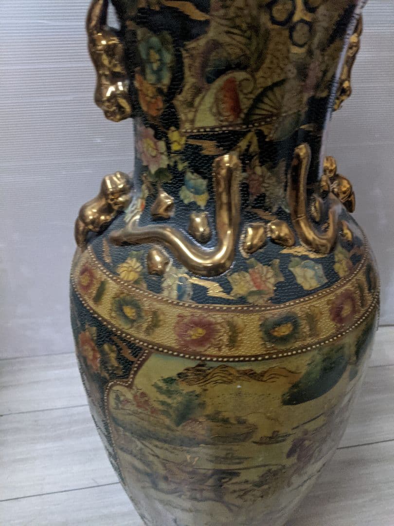 中国美術　色絵　大花瓶　飾り壺　金彩　アンティーク