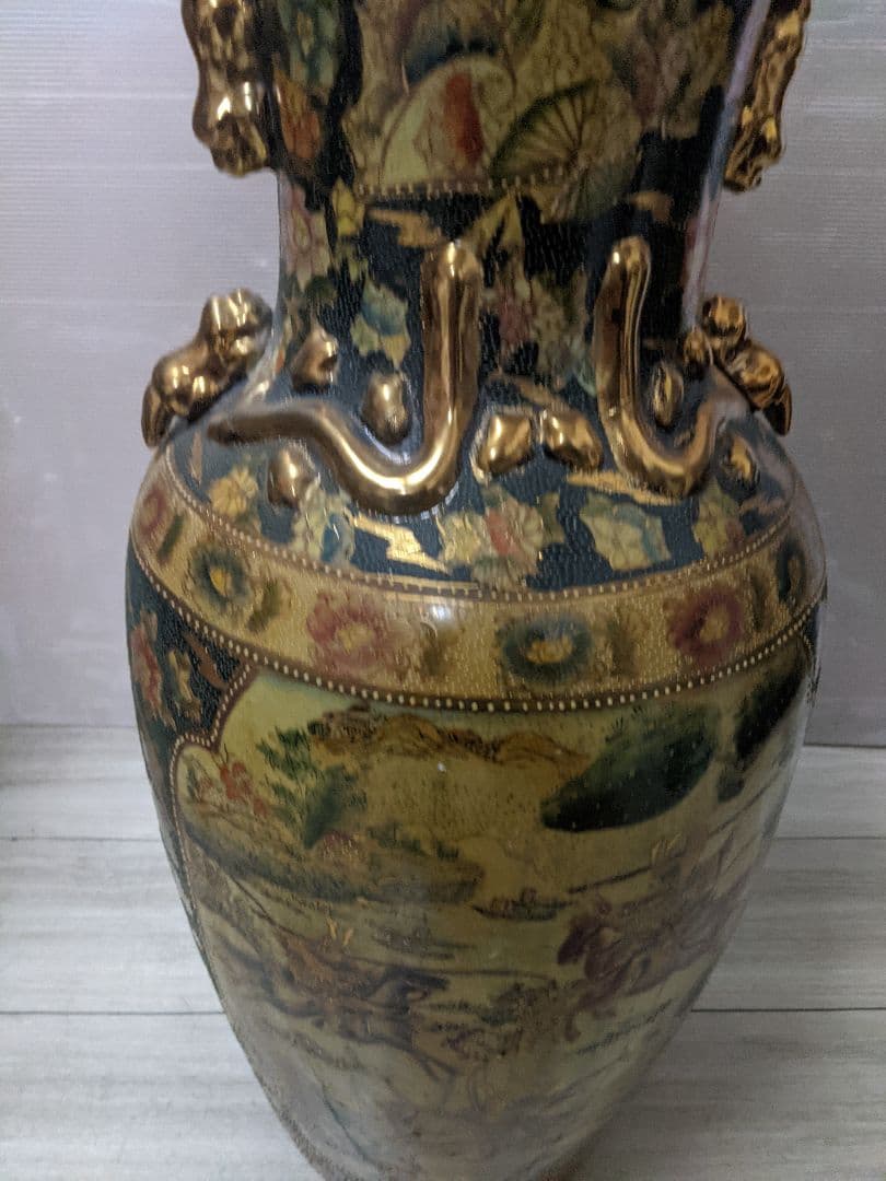 中国美術　色絵　大花瓶　飾り壺　金彩　アンティーク