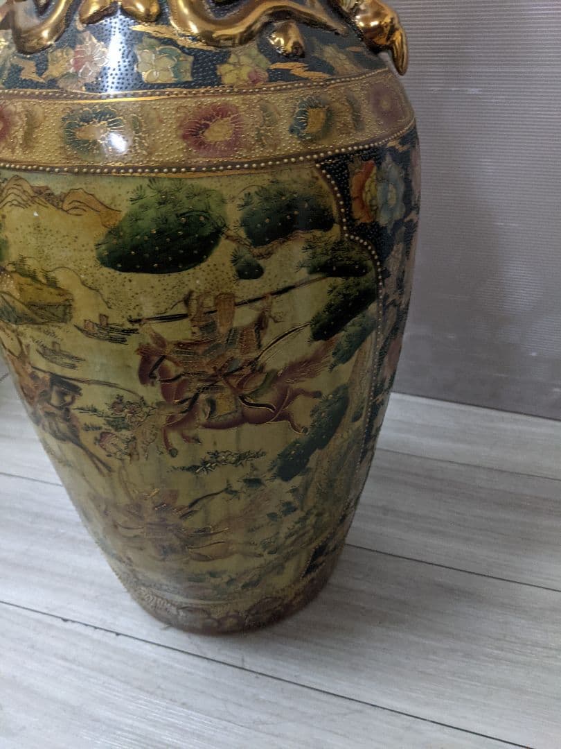 中国美術　色絵　大花瓶　飾り壺　金彩　アンティーク