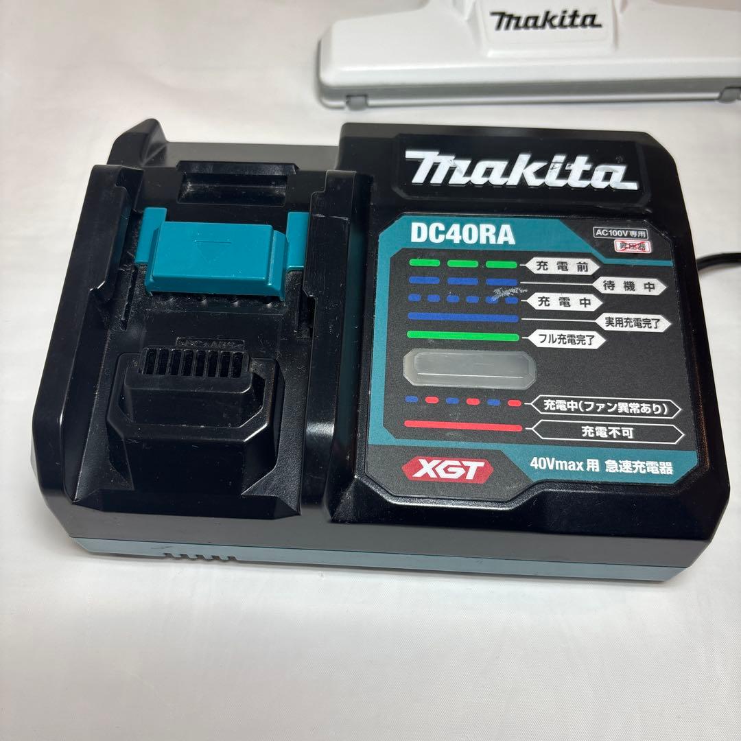マキタ 40Vmax コードレススティッククリーナー　バッテリー充電器付き