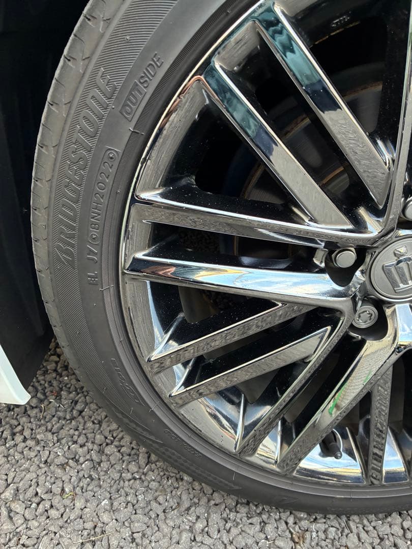 210系クラウン18インチ スパッタリングタイヤセット