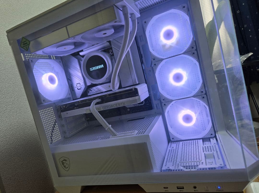 稼働少 美品 高性能 ホワイト ゲーミングpc i7 4070SUPER