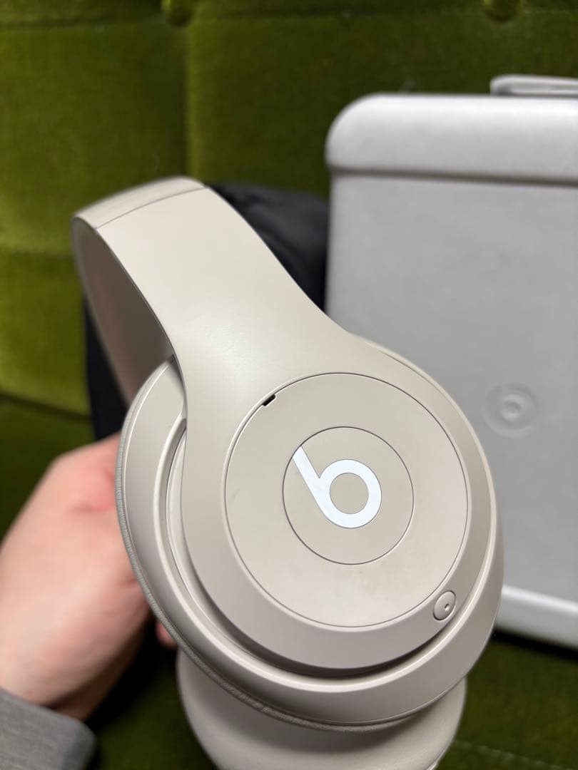 Beats Studio Pro サンドストーン　ワイヤレスヘッドホン