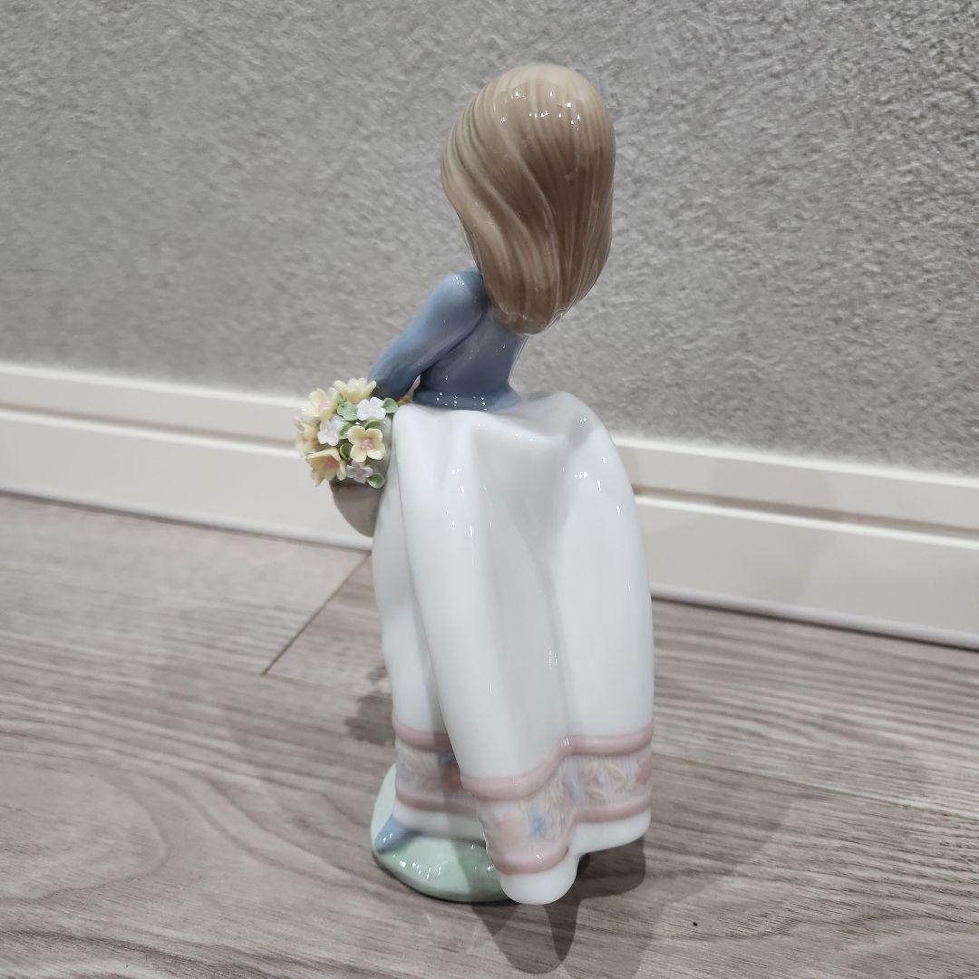 リアドロ　５月の花　陶器人形　フィギュリン
