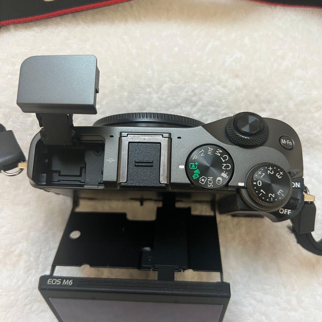 2/10限定値引き！！CanonEOS M6ミラーレスカメラ本体と付属品他