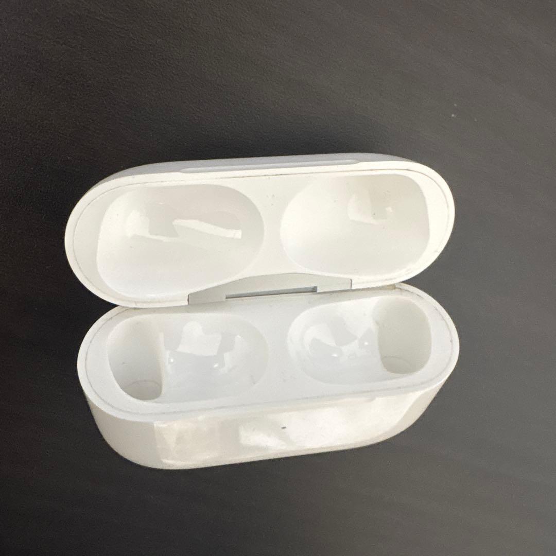 AirPods Pro（第2世代）Lightningケーブル 充電ケース付